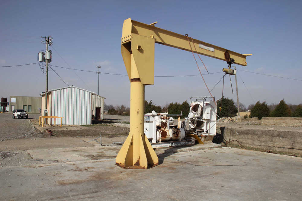 Pedestal jib crane