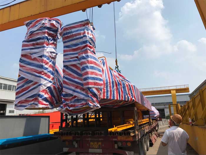 10 Ton Overhead Crane Grab Bucket is being boxed and shipped to Pakistan