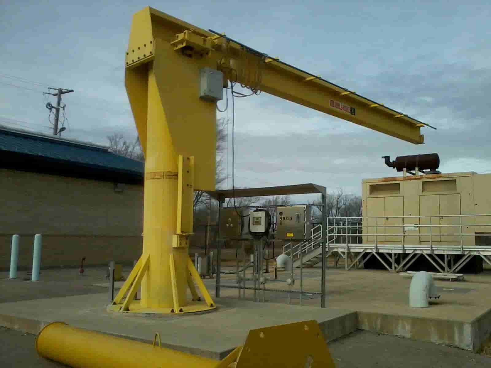 Foundationless pillar jib crane