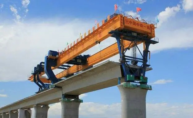 Overhead cranes in high-speed rail construction