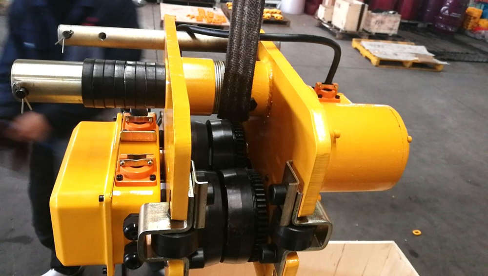 Pictures of 5 ton electric chain hoist for reference