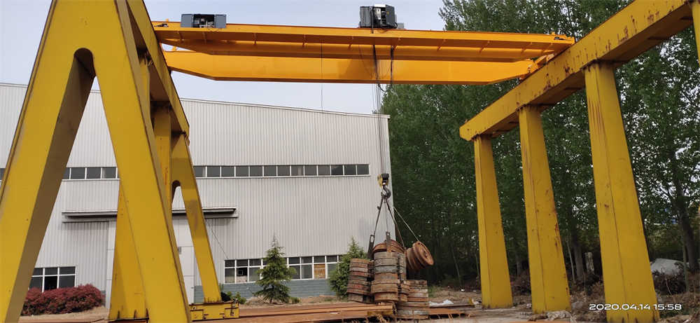 QDX bridge crane under test