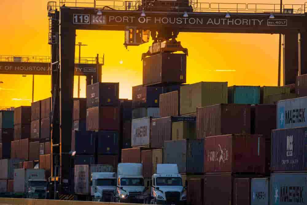 Port Houston Orders 26 Hybrid Konecranes Rtgs