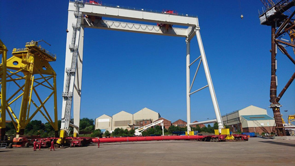 Gantry crane moved in renewables project