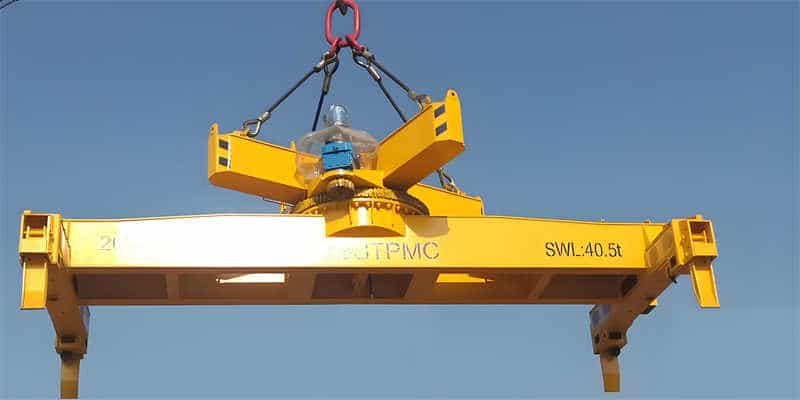 Container spreader