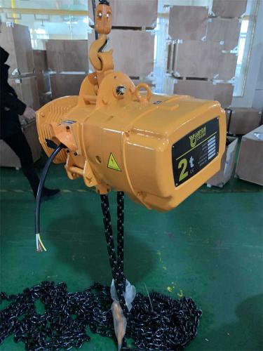 2-ton-electric-chain-hoist-display