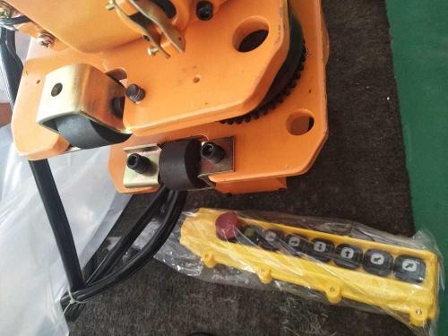 2-ton-electric-chain-hoist-remote-control